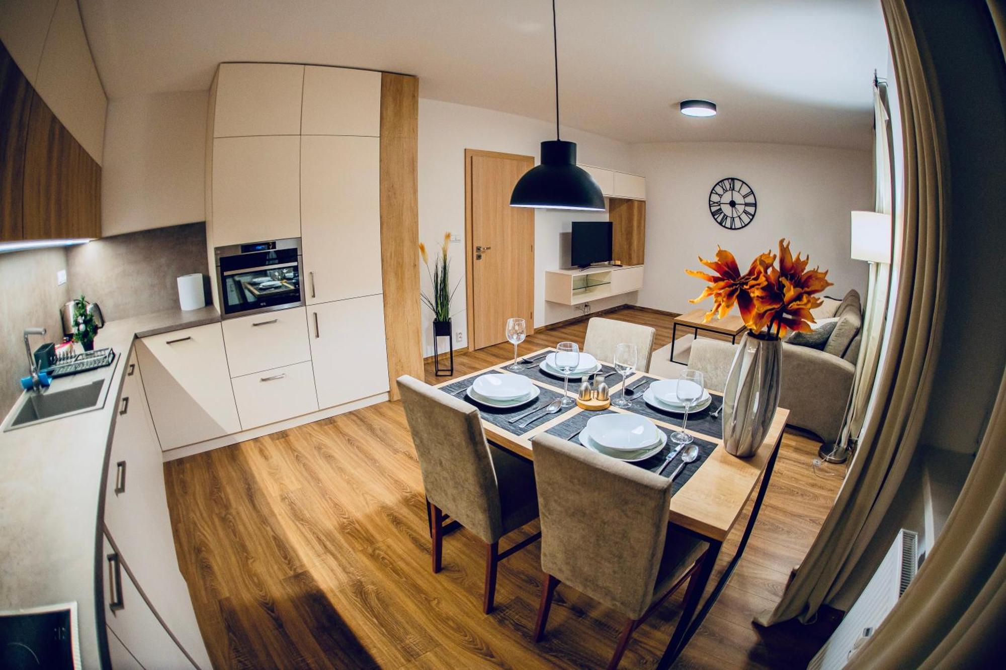 Old Town City Center Apartment 1 - Private Parking Included Kosice Exterior photo