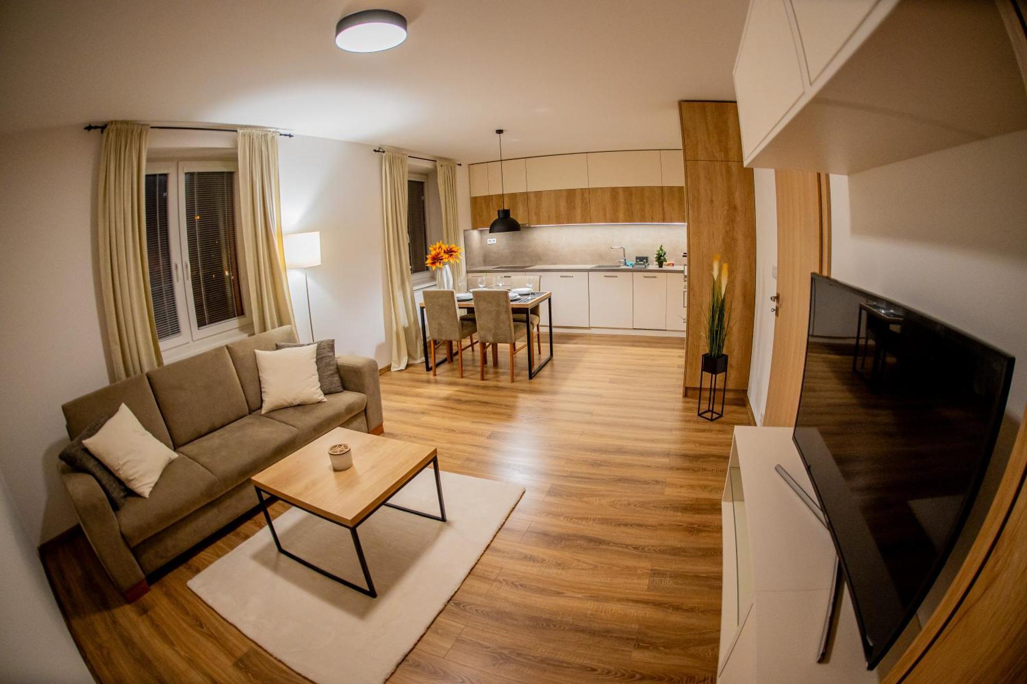 Old Town City Center Apartment 1 - Private Parking Included Kosice Exterior photo